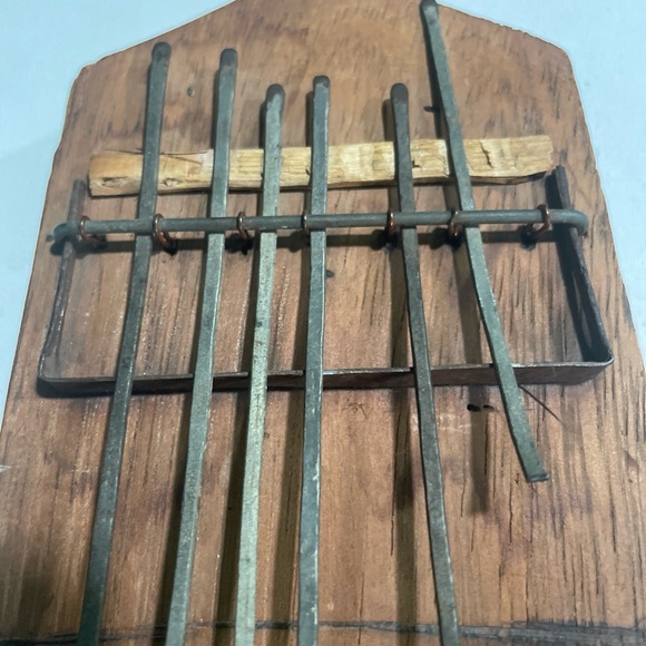 Vintage handmade African Tribal Kalimba Thumb Piano - Picture 9 of 15